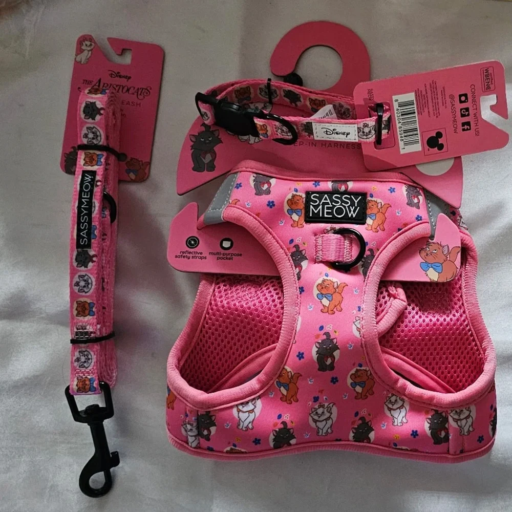 Disney Sassy Meow Pink Aristocats Harness, Collar and Leash Set (M)
